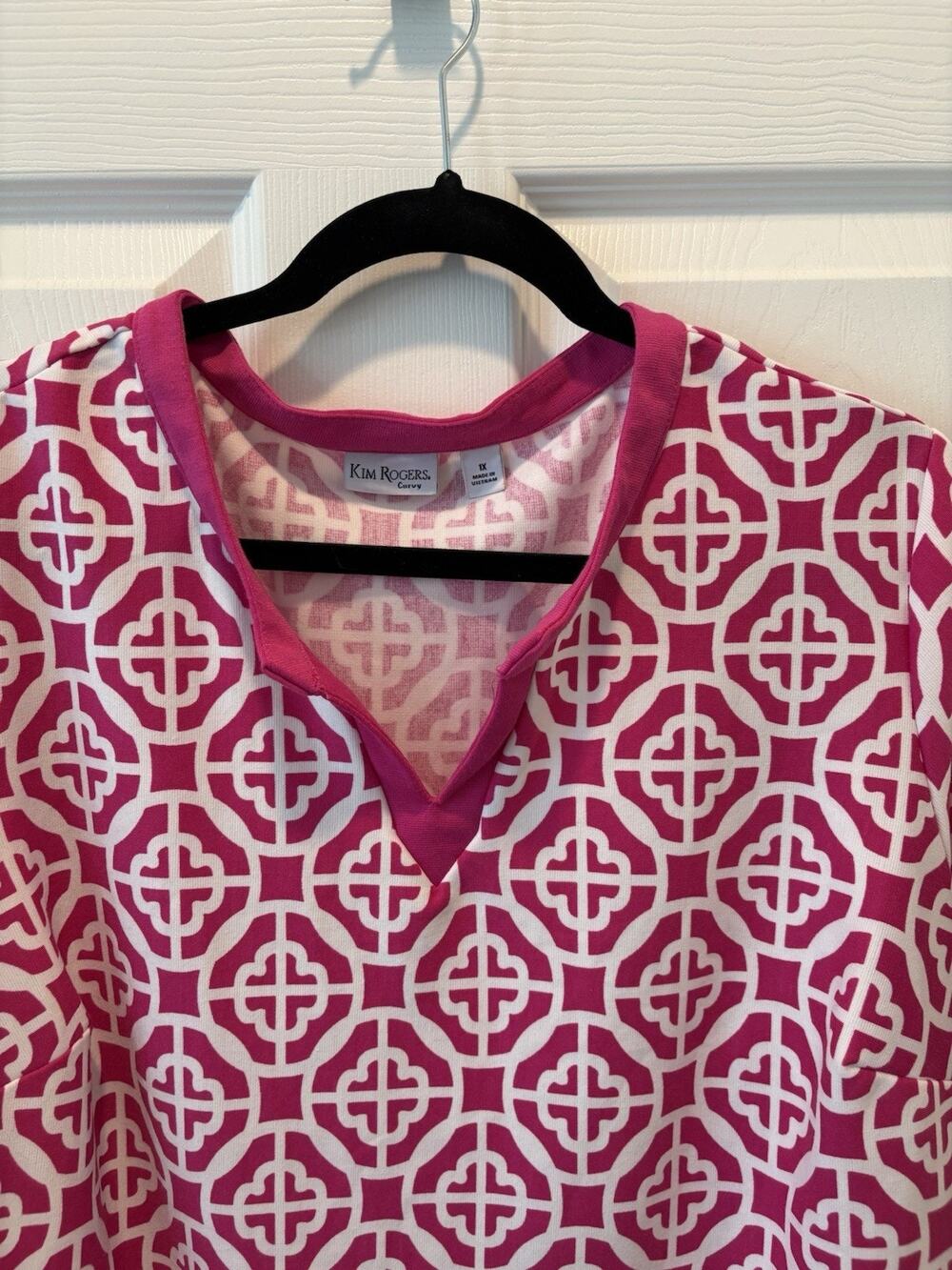 Kim Rogers Women Plus 1X Pink White Navy Geometric V-Neck 3/4 Blouse